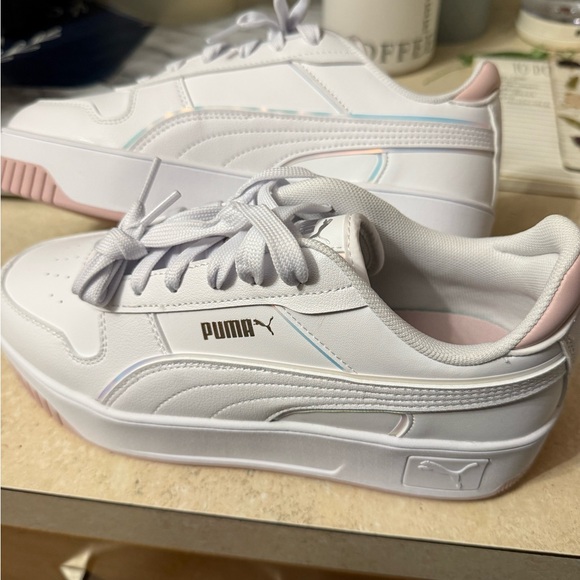 PUMA platform Women's White and Light Pink Sneakers - Picture 1 of 7